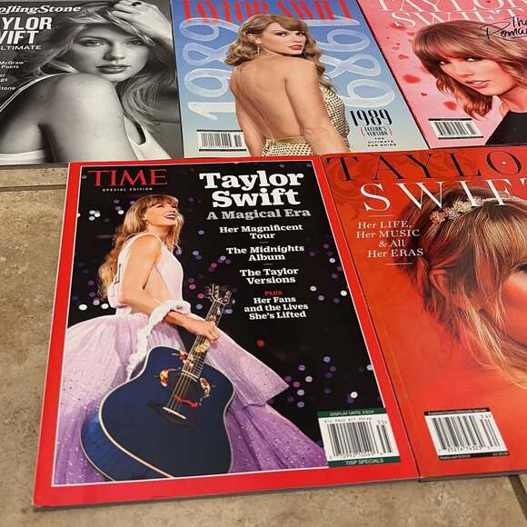 Taylor Swift Magazine Collection of 5 - Picture 2 of 6